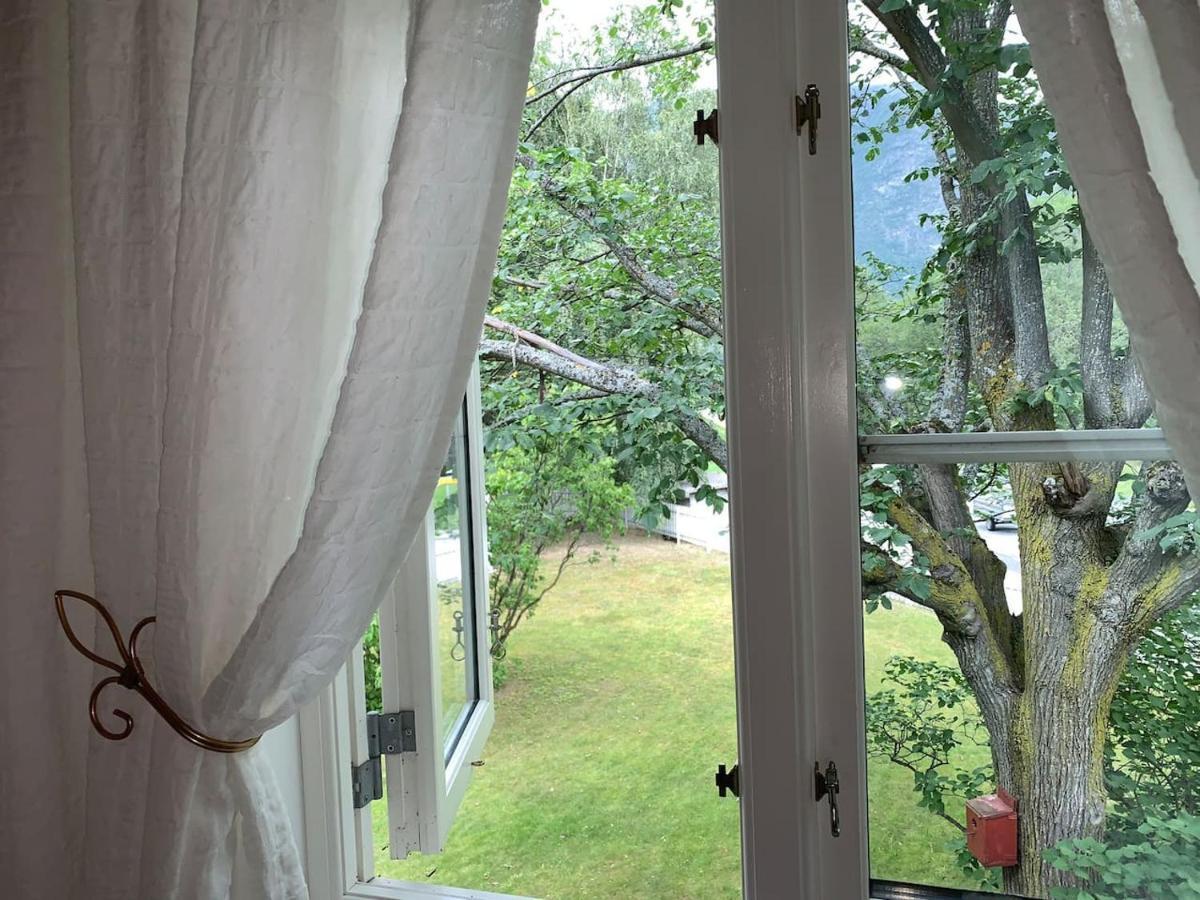 Aobrio Holidayhouse, Authentic Norwegian Farmhouse Close To Flam Lærdalsøyri Exterior foto